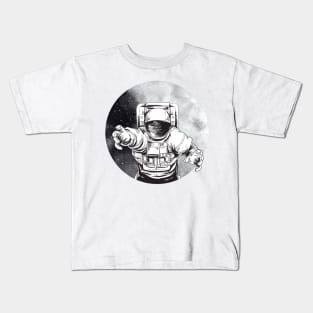 Astronaut in space Kids T-Shirt